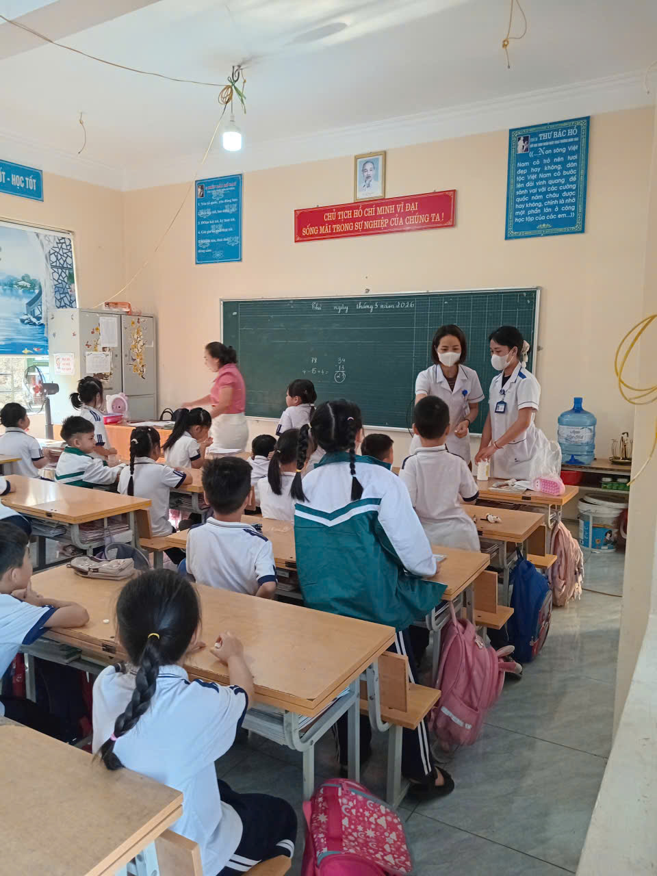 TRƯỜNG TIỂU HỌC TÔ VĨNH DIỆN TỔ CHỨC                                   UỐNG THUỐC TẨY GIUN ĐỊNH KỲ CHO HỌC SINH NĂM 2026
