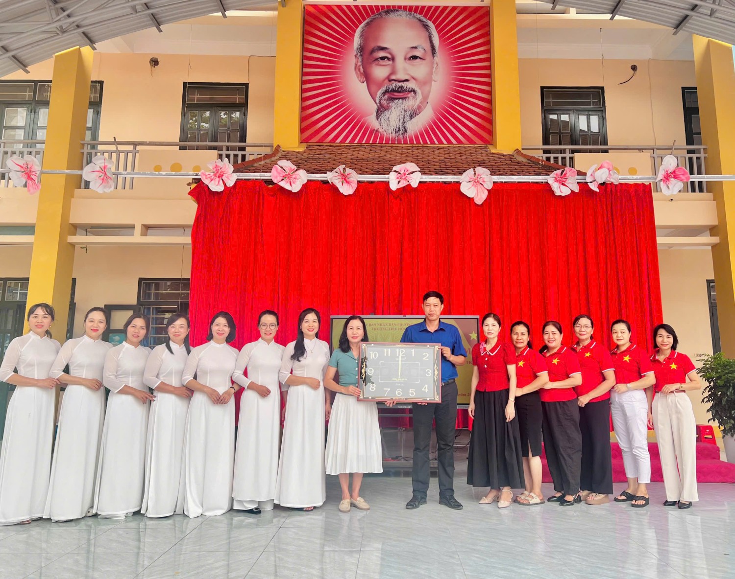 Các bé Trường Mầm non 7/5 hào hứng tham quan, trải nghiệm tại Trường Tiểu học Tô Vĩnh Diện