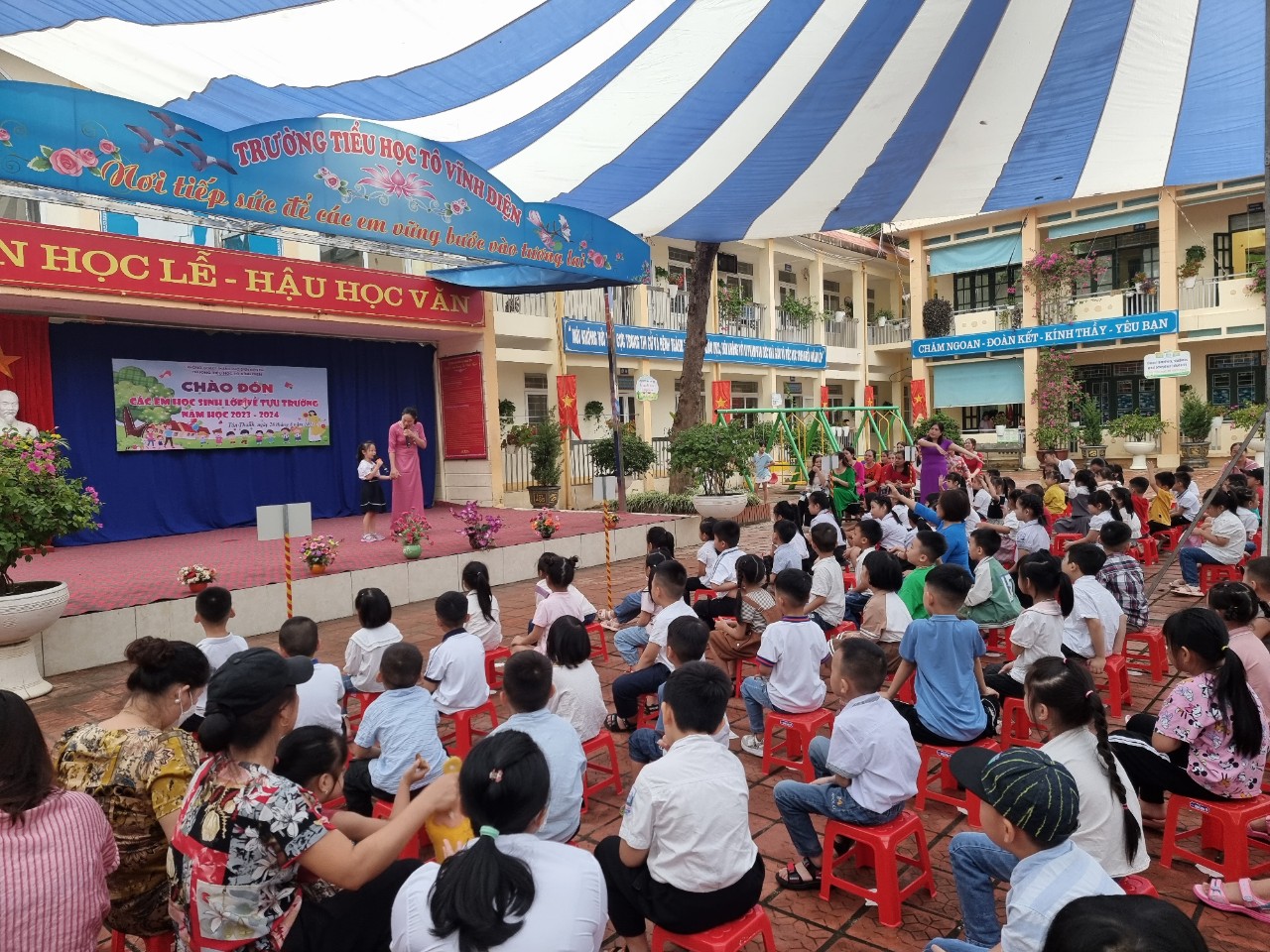 z4642451279900 d4977933bb949eb22d426ea551adf847