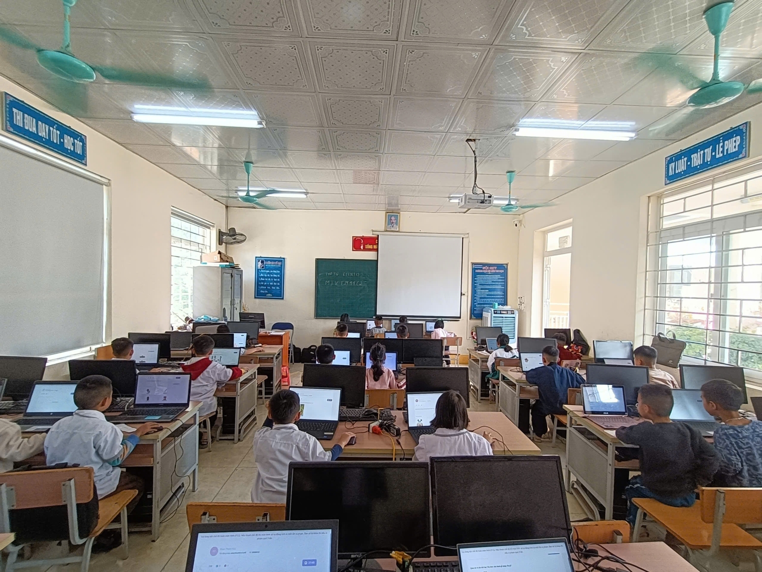 z7429680101613 012c89a37db9fd07ef18dbd03d003223